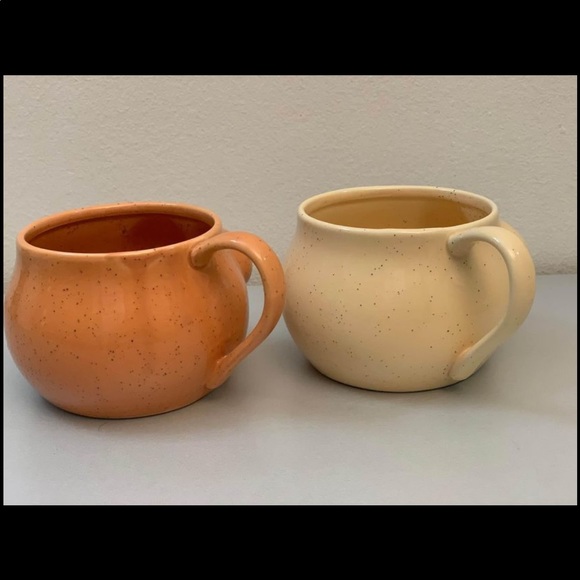 Female Form Ceramic Mugs,To keep or For Gifts 🦃🎄(Set of 2 Mugs for ONLY $15) - Picture 2 of 9